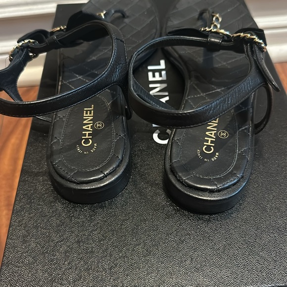 Channel sandal with bow. Lambskin black - Picture 3 of 6